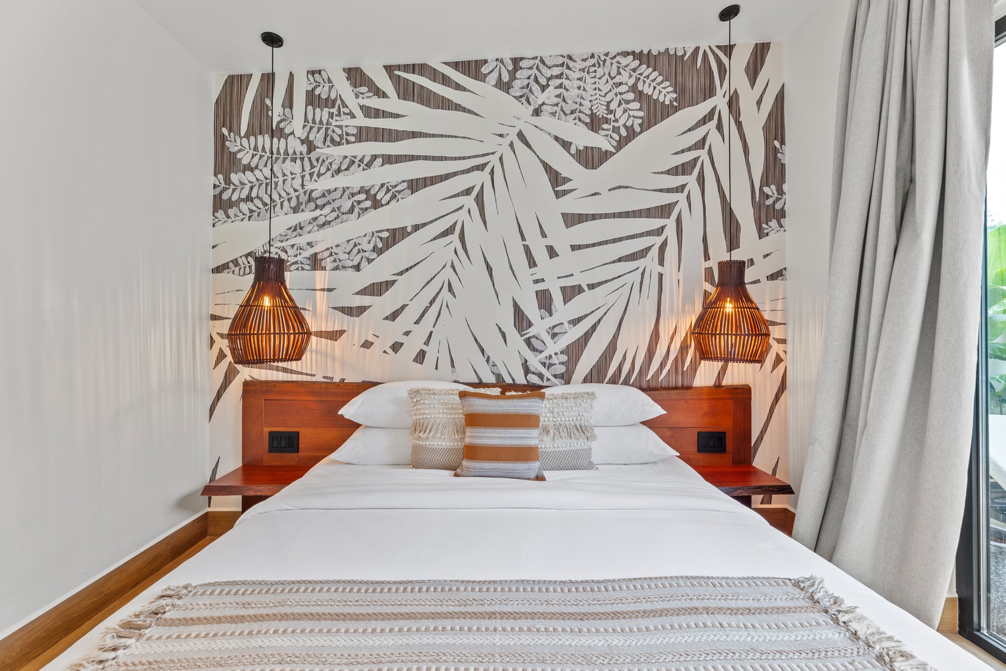 JC-CUELLAR-THE-BANKS-ROOMS-7556