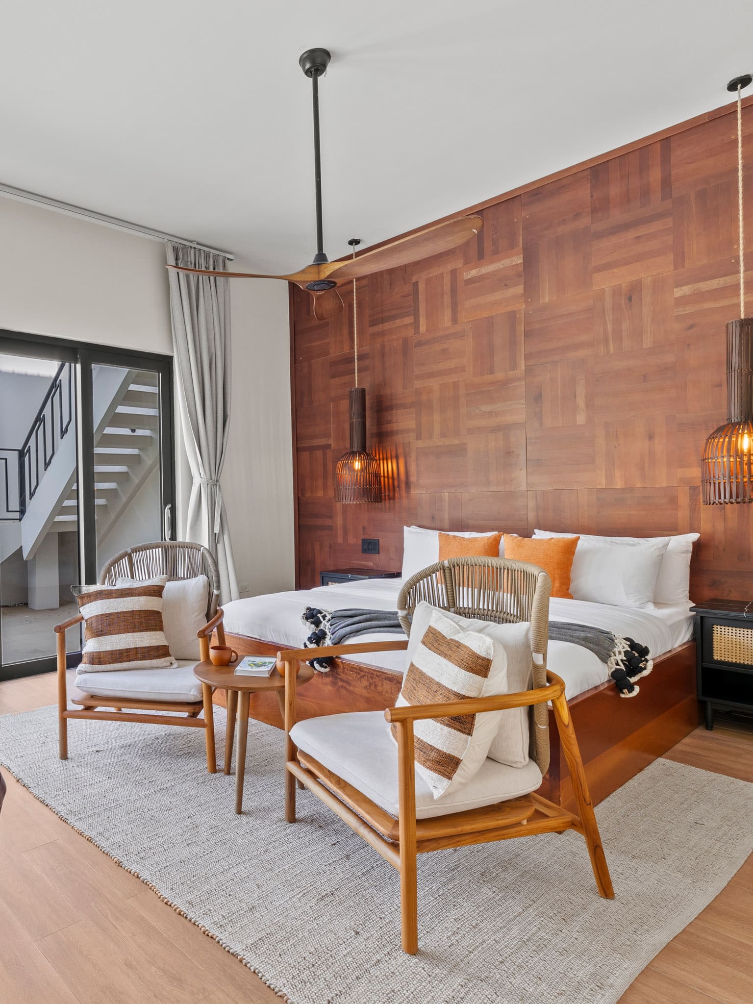 JC-CUELLAR-THE-BANKS-ROOMS-7632