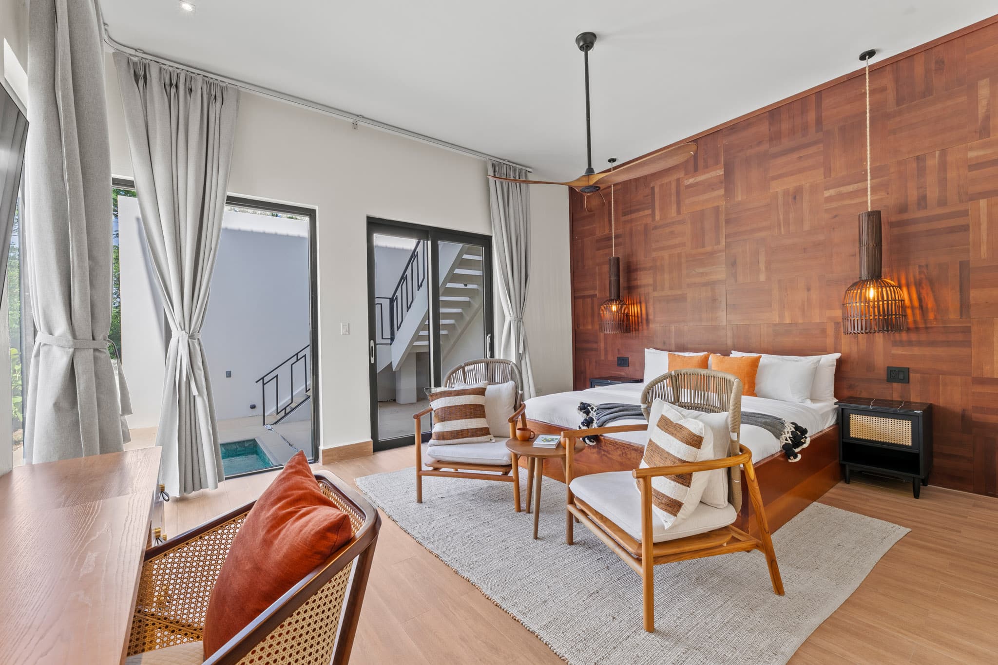 JC-CUELLAR-THE-BANKS-ROOMS-7632