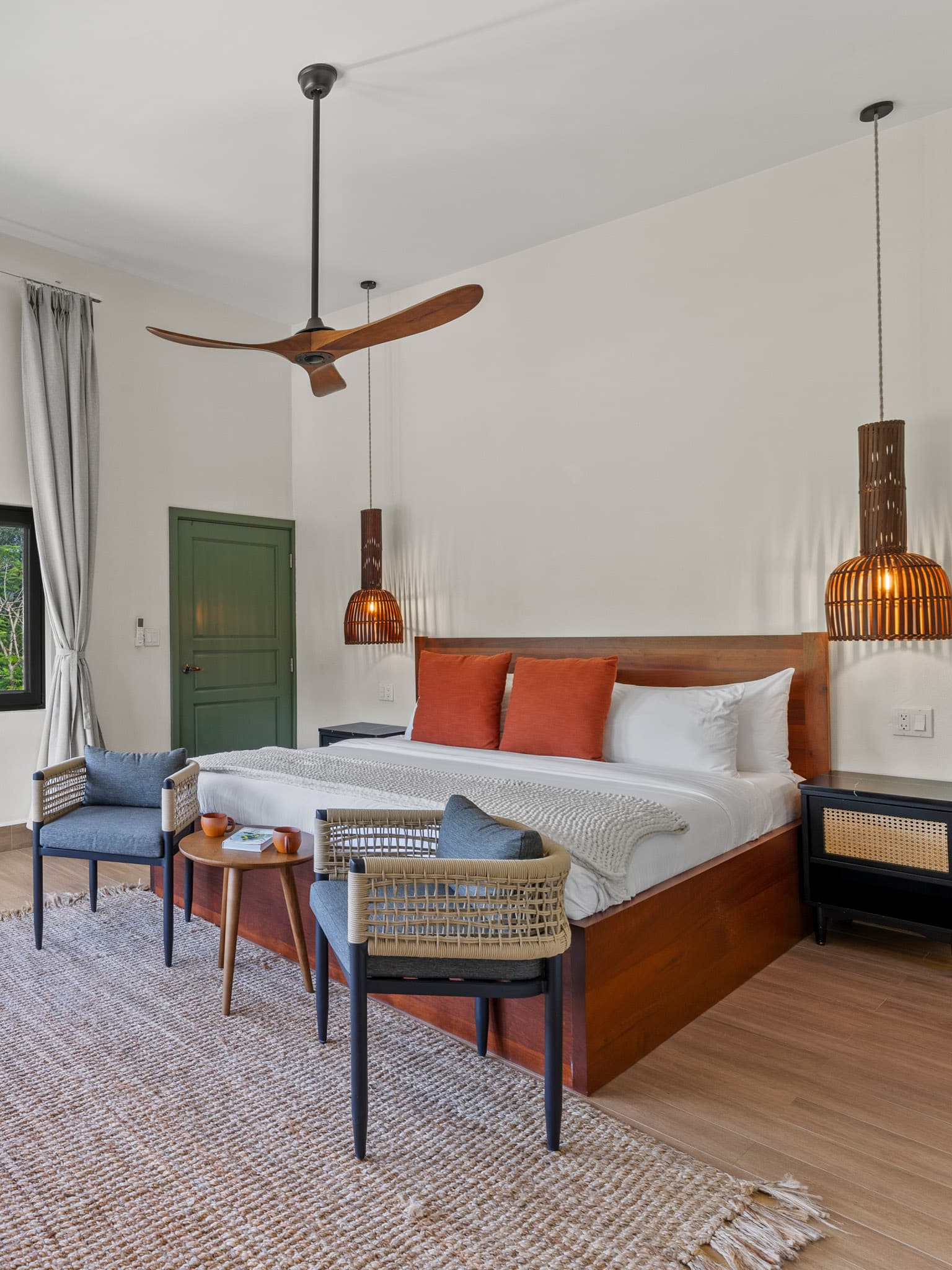 JC-CUELLAR-THE-BANKS-ROOMS-7647